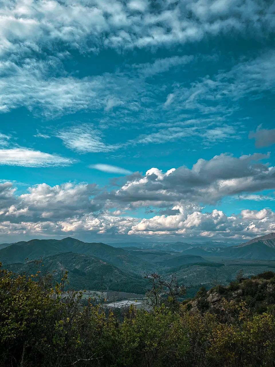 Nubes sobre la precordillera